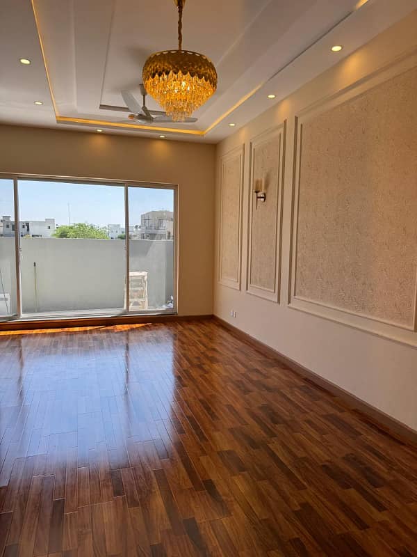 10 Marla Most Luxury Near to Commercial Bungalow for Sale 13