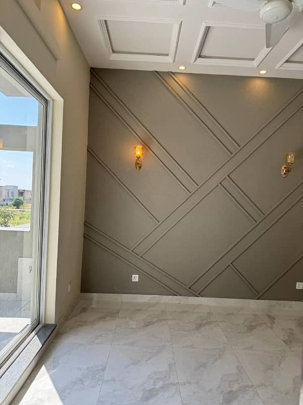 10 Marla Most Luxury Near to Commercial Bungalow for Sale 19