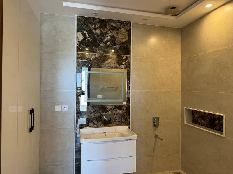 10 Marla Most Luxury Near to Commercial Bungalow for Sale 21