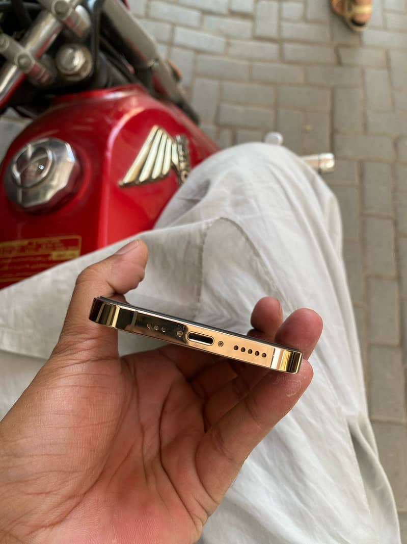 Iphone 12 pro 128 Gb Golden 0