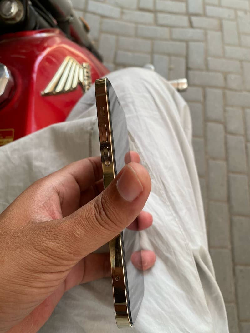 Iphone 12 pro 128 Gb Golden 1
