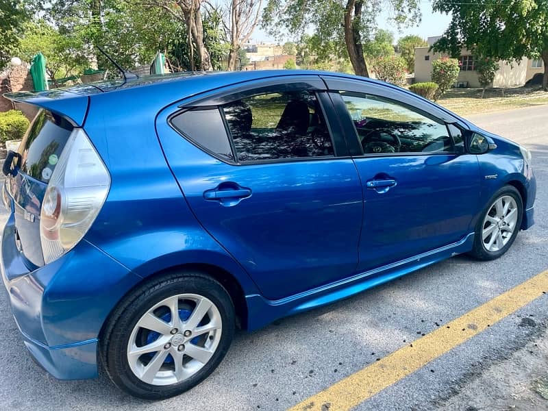 Toyota Aqua 2012 1