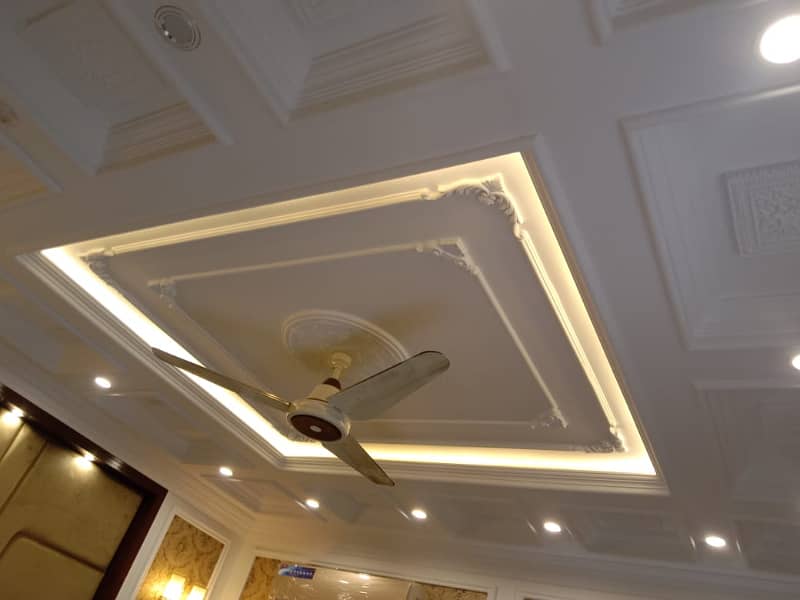 10 Marla House FOR RENT with Servant Quarter in Phase 4 DHA Lahore 4