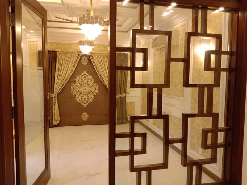 10 Marla House FOR RENT with Servant Quarter in Phase 4 DHA Lahore 8