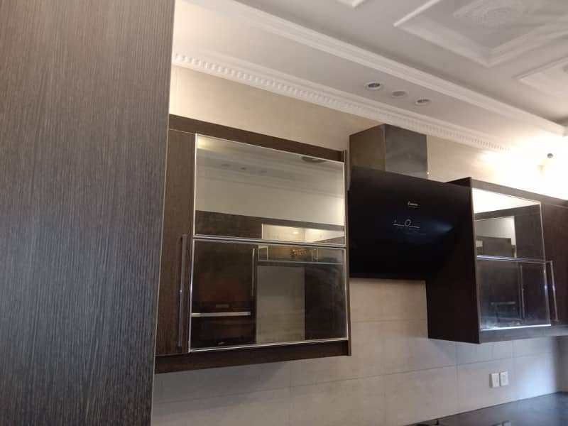 10 Marla House FOR RENT with Servant Quarter in Phase 4 DHA Lahore 11
