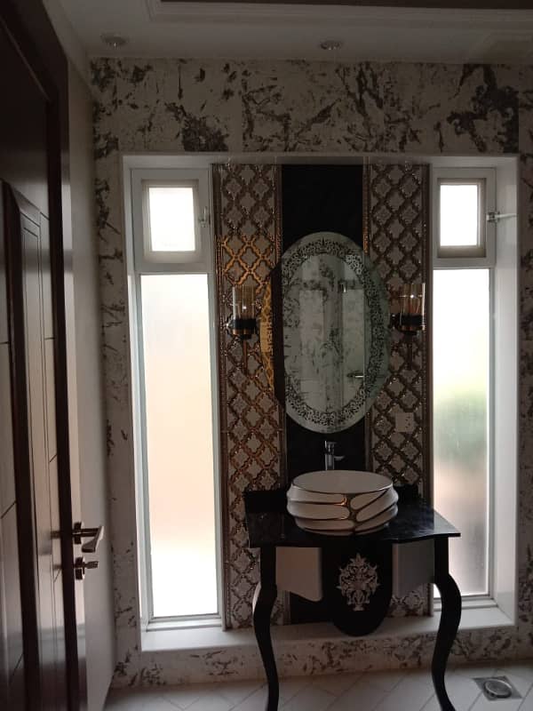 10 Marla House FOR RENT with Servant Quarter in Phase 4 DHA Lahore 15