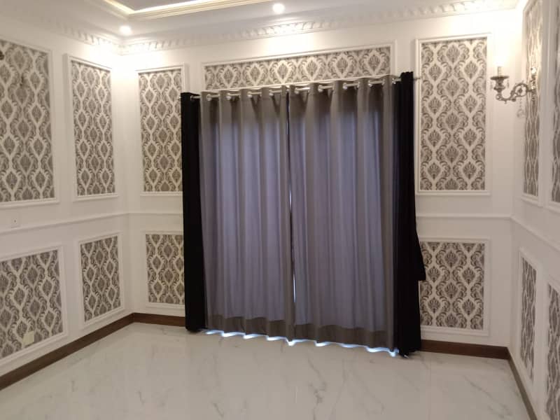 10 Marla House FOR RENT with Servant Quarter in Phase 4 DHA Lahore 18