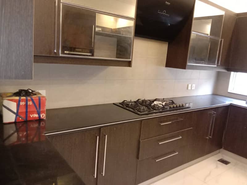 10 Marla House FOR RENT with Servant Quarter in Phase 4 DHA Lahore 19