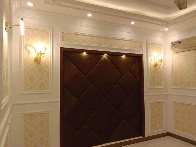 10 Marla House FOR RENT with Servant Quarter in Phase 4 DHA Lahore 22