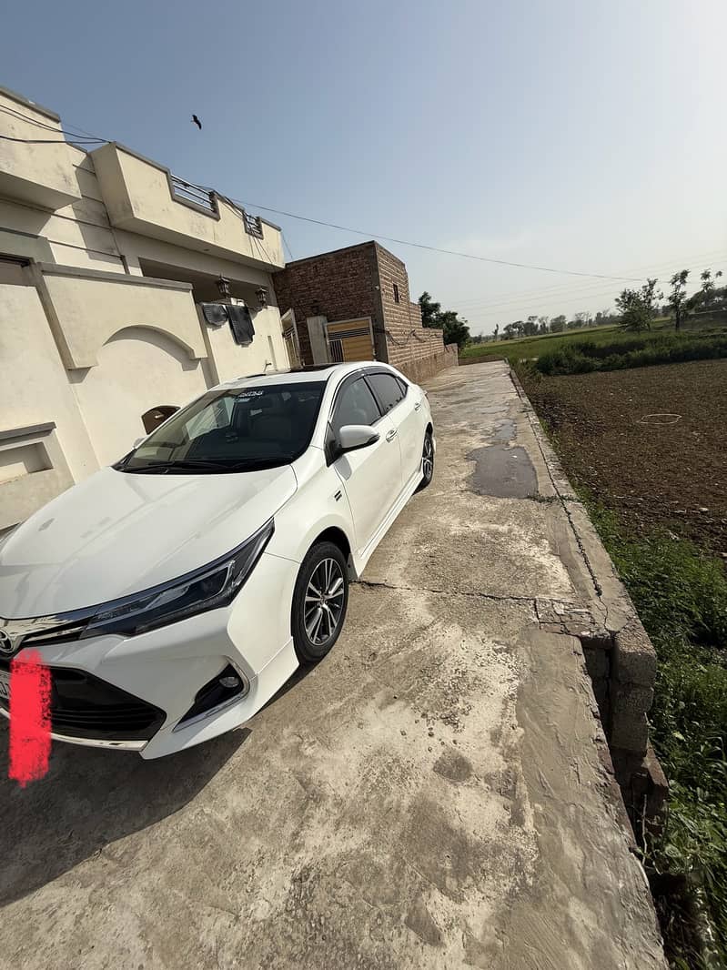 Toyota Altis Grande 2022 1