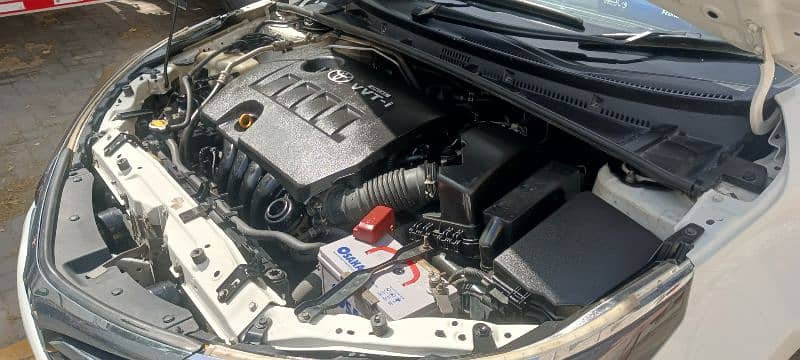 Toyota Corolla Altis 1.8 2014 14