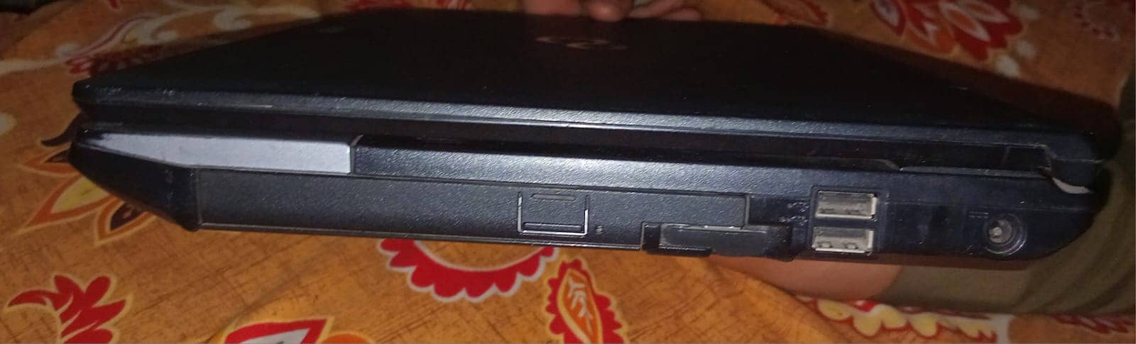 FUJITSU LAPTOP FOR SALE WITH MOUSE 4