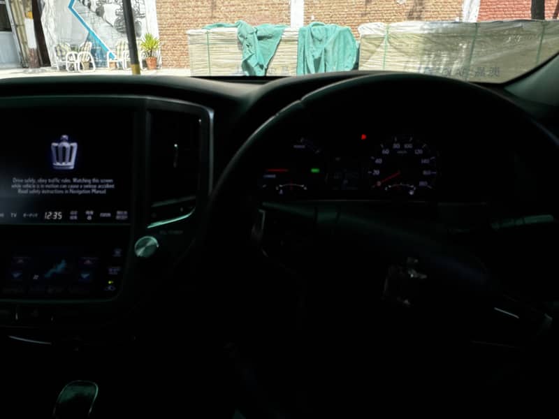 Toyota Crown Athelte S package 8