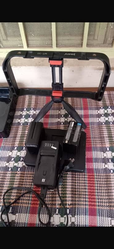 Mobile Stand. Baby Light. Bettey Charger. 2 bettrey 0