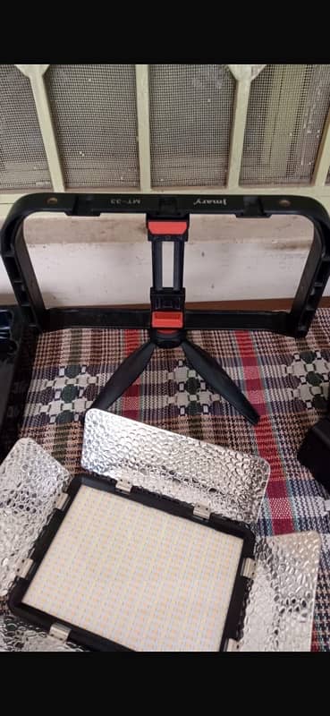 Mobile Stand. Baby Light. Bettey Charger. 2 bettrey 2