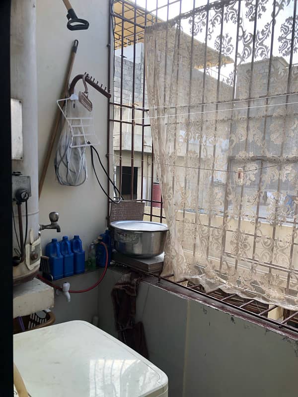 2nd Floor, 3 Bed Lounge, Well Maintained 10