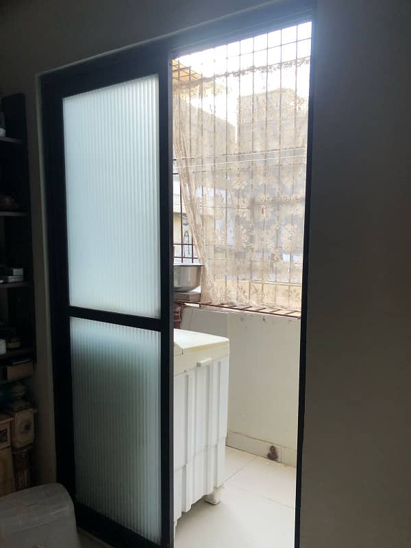 2nd Floor, 3 Bed Lounge, Well Maintained 13