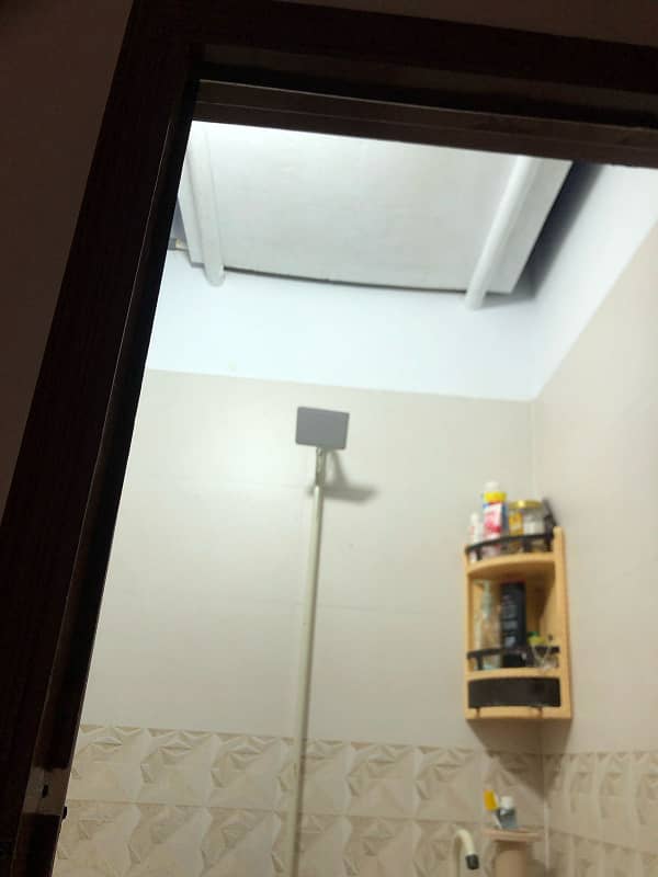 2nd Floor, 3 Bed Lounge, Well Maintained 15