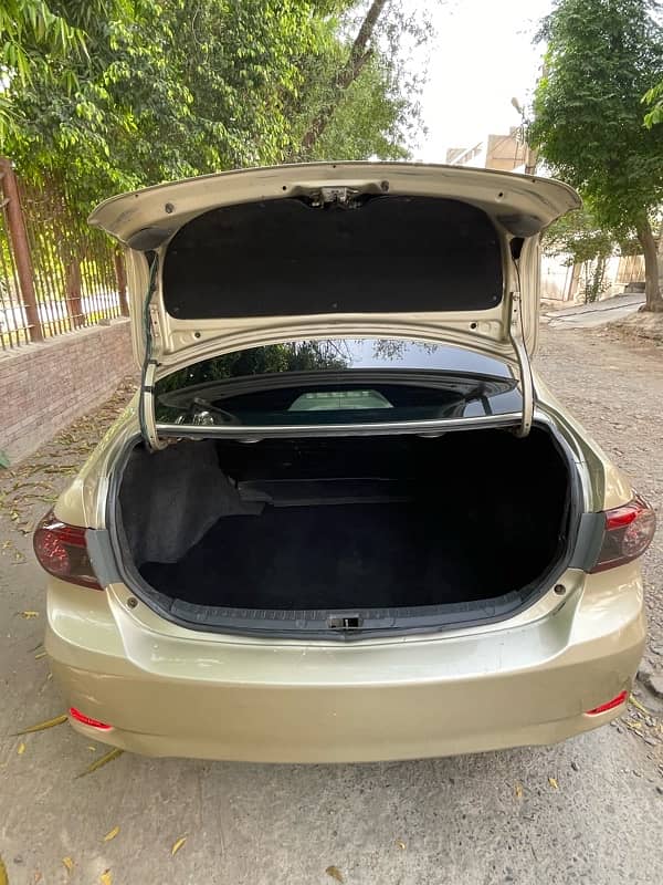 Toyota Corolla Altis sr 1.8 9