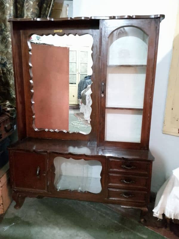 Showcase for Sale in Neat And Clean condition 4