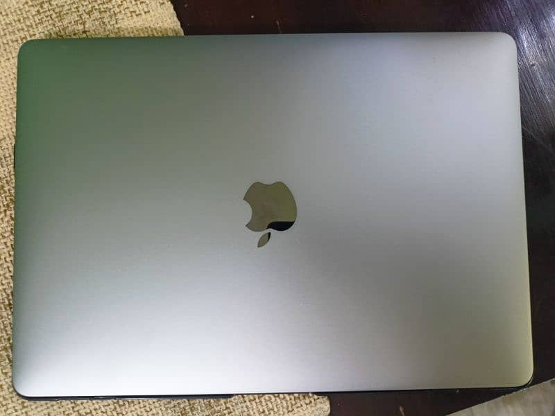Apple MacBook pro 2017 3