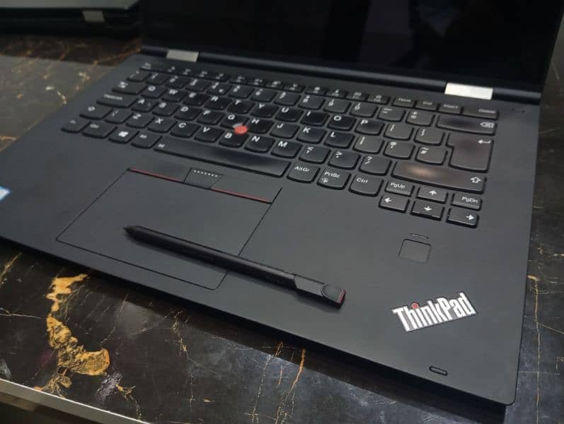 Lenovo Yoga X1 Core i5 7th Generation 8gb 256gb SSD 1