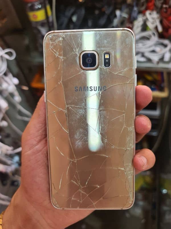 samsung S6 edge + bord balkul ok hain 0