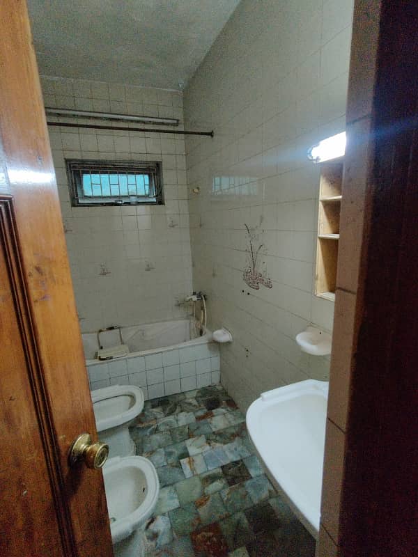 A 6 Marla House In I-10 Is On The Market For Rent 5