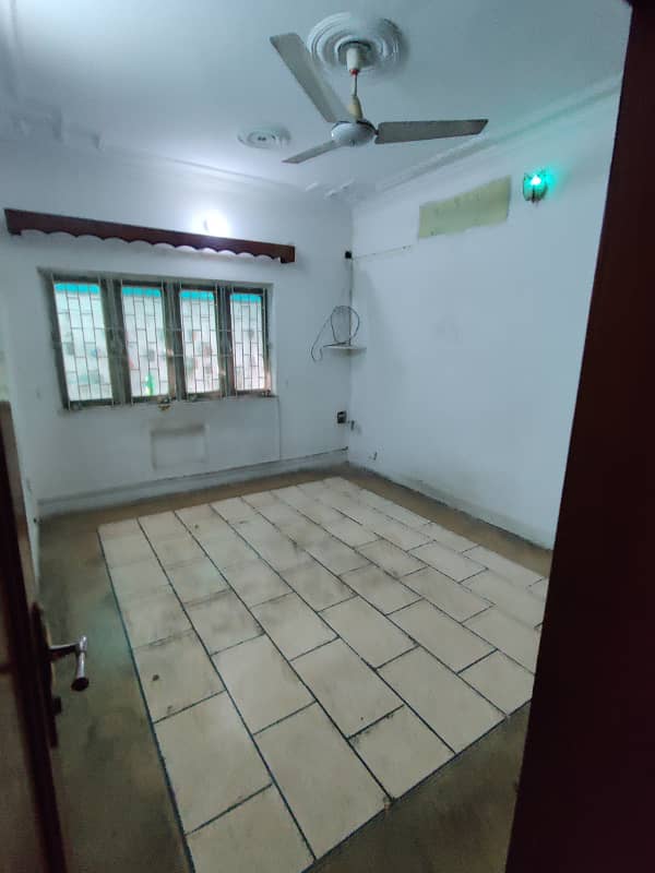 A 6 Marla House In I-10 Is On The Market For Rent 8