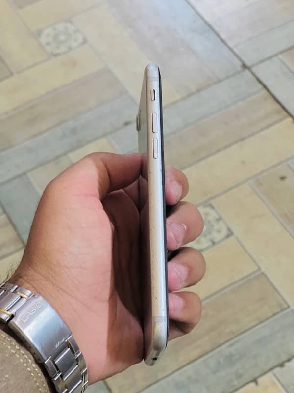 Iphone 7 128gb PTA 4