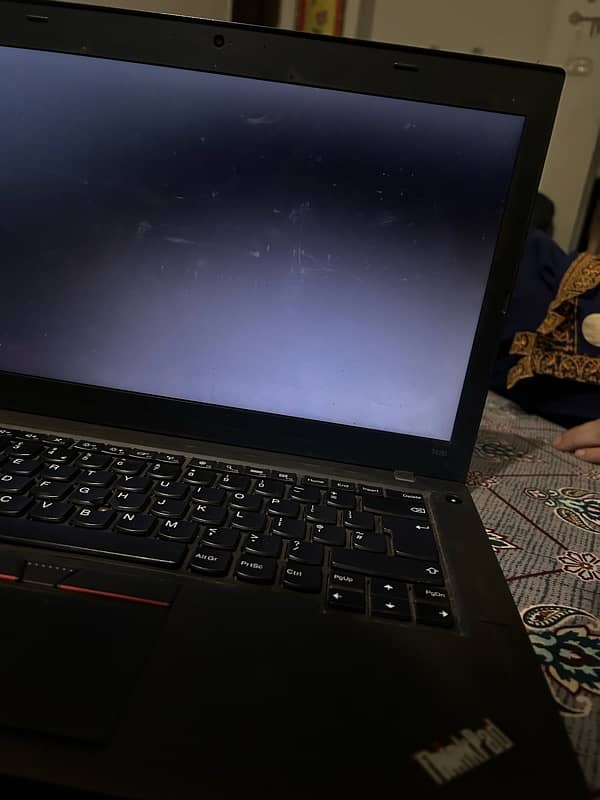 Lenovo thinkpad T450 i3 5th gen 8gb ram 500 gb hard 2