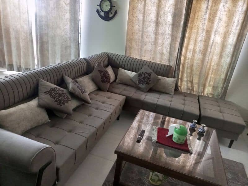 L shaped sofa for sale almost brand new 0