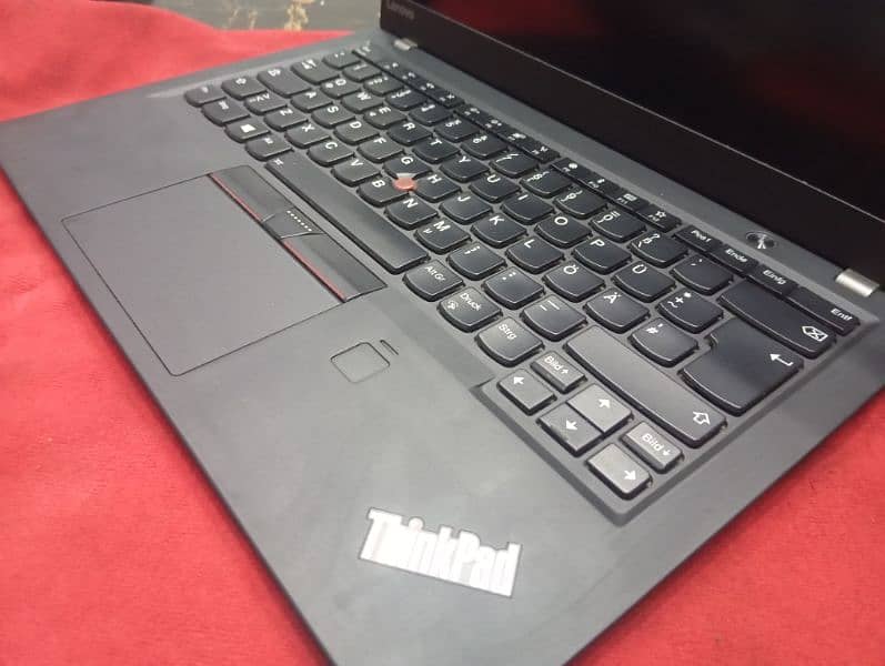 Lenovo X1 Carbon Core i5 7th Generation 8gb 256gb SSD 2