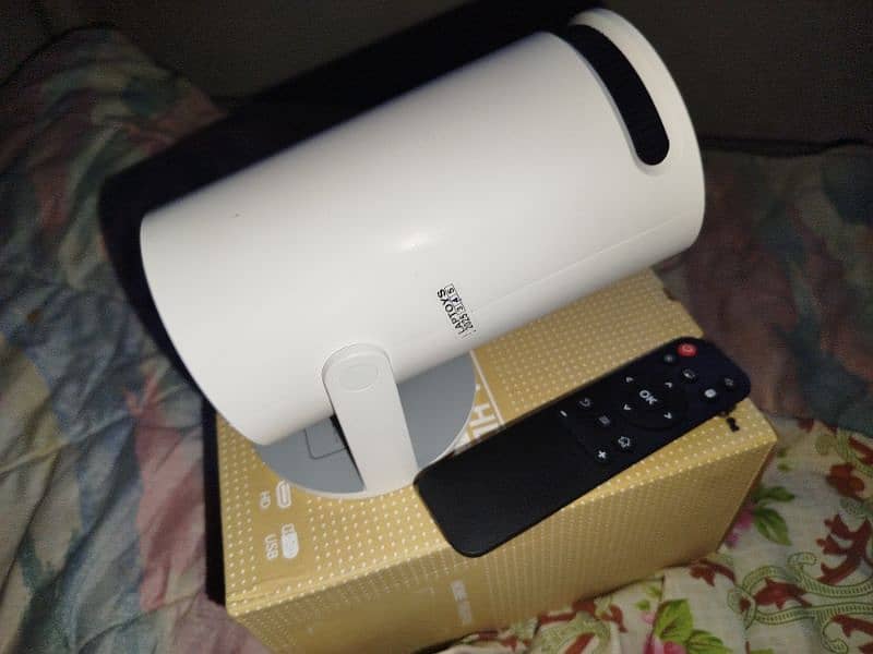 Hy 300 android ultra HD projector 0