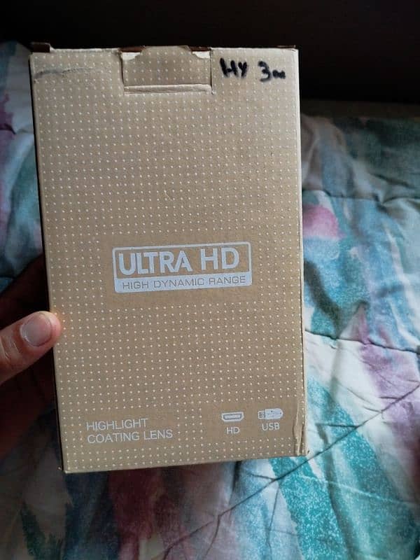Hy 300 android ultra HD projector 1