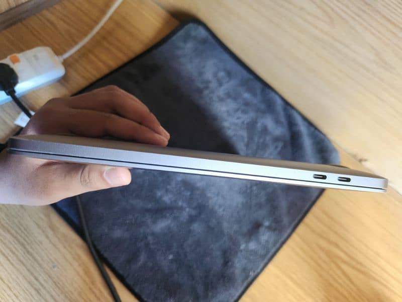 Macbook pro M1 "13 5