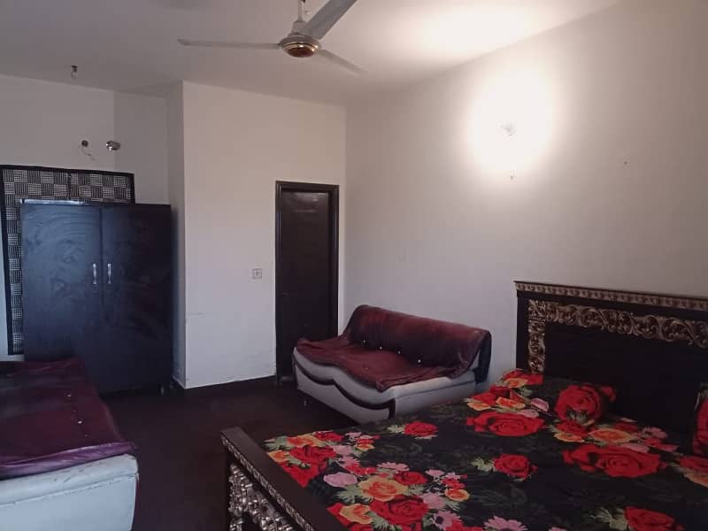 ROOM AVAILABLE FOR RENT IN FASIAL TOWN B BLOCK. 1