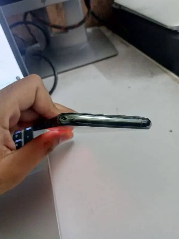 Iphone 11 Pro 256GB Dual sim PTA approved 7