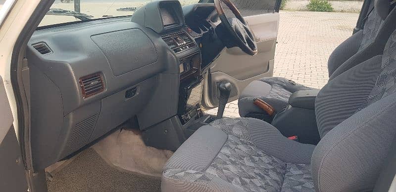 Mitsubishi Pajero 1986 13