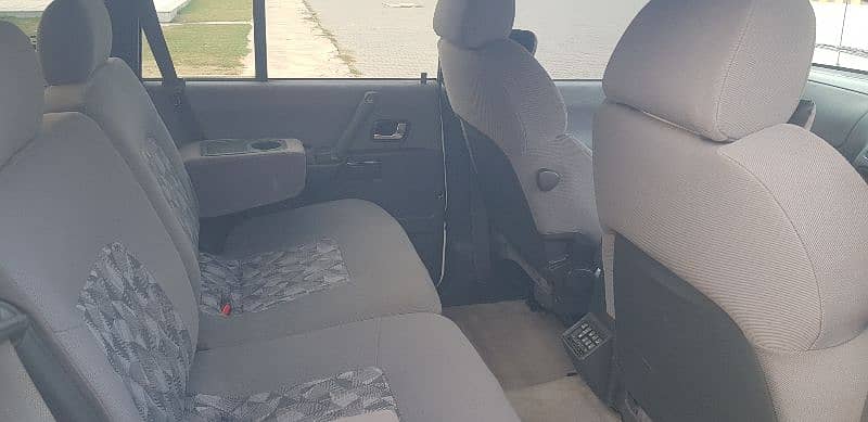 Mitsubishi Pajero 1986 17
