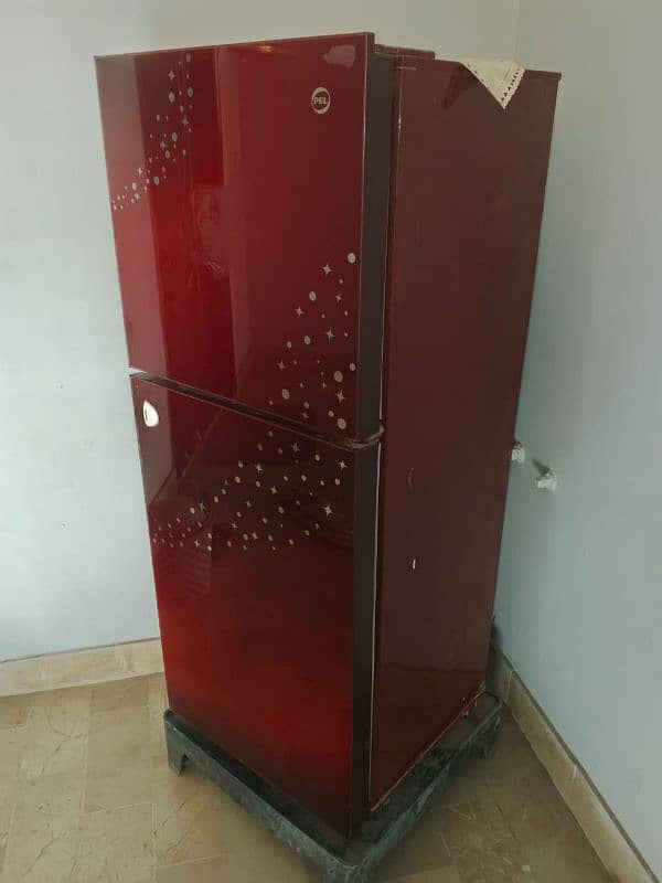 I want to sale pel fridge 1
