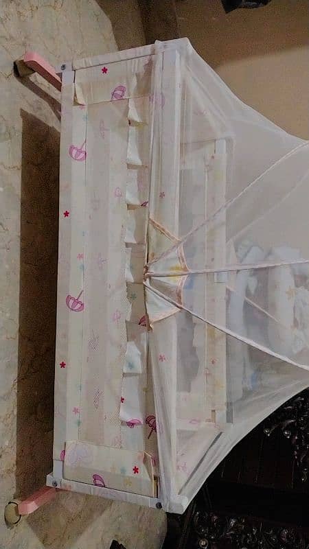 baby bed and swing 1