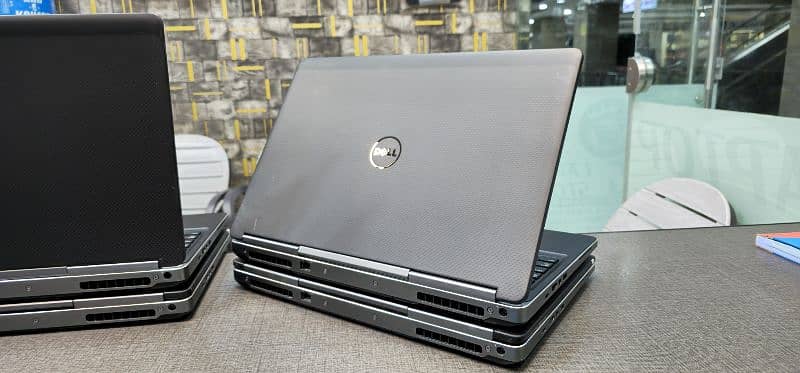 Dell Precision 7520 / 7510 Core i7 6th Generation 11