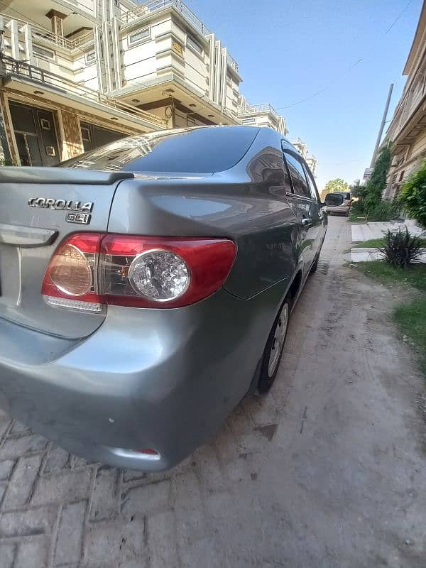 Toyota Corolla GLI 2013 4