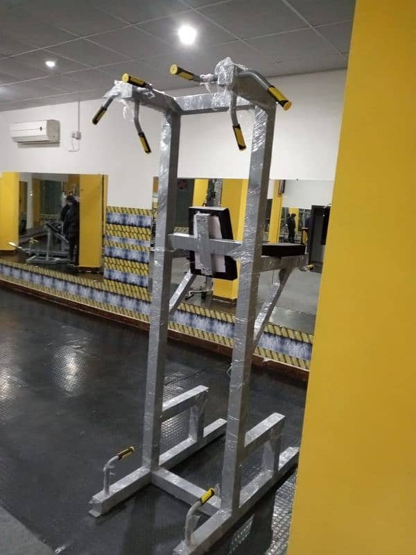 functional trainer lat pull down rowing squat smith machine cross over 12