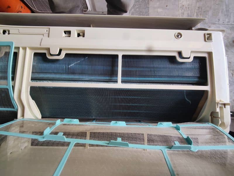 midea 1.5 ton non inverter original condition 2