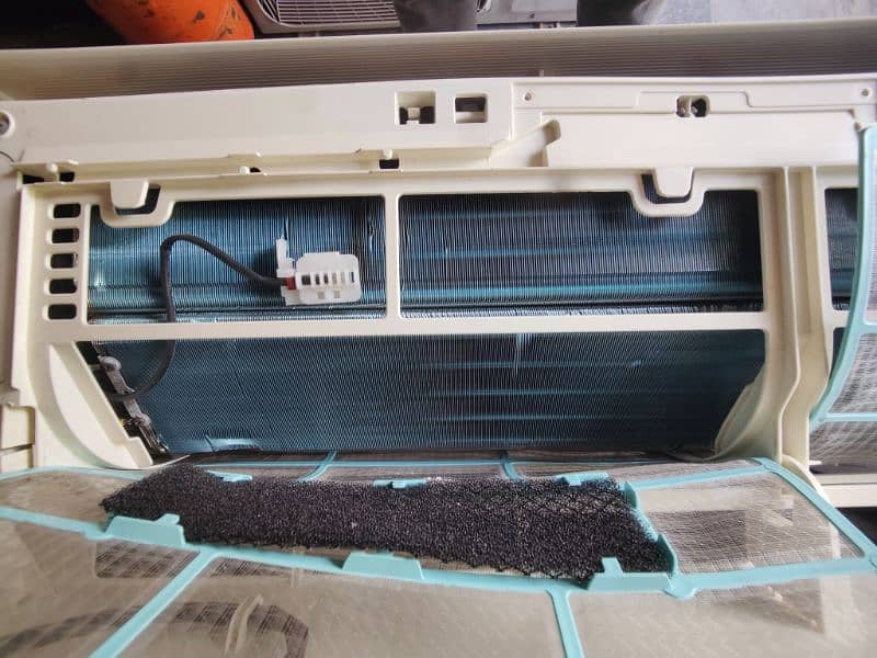 midea 1.5 ton non inverter original condition 3