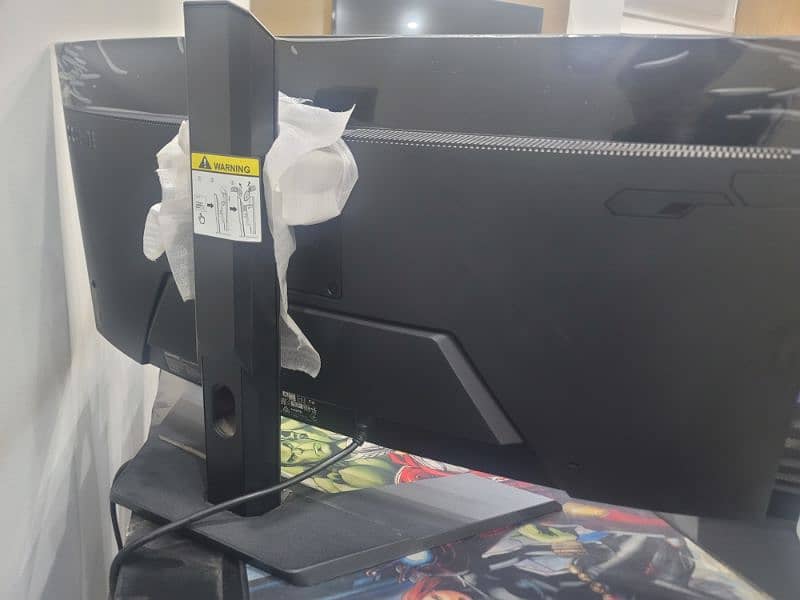 Gigabyte G34WQC-A 3