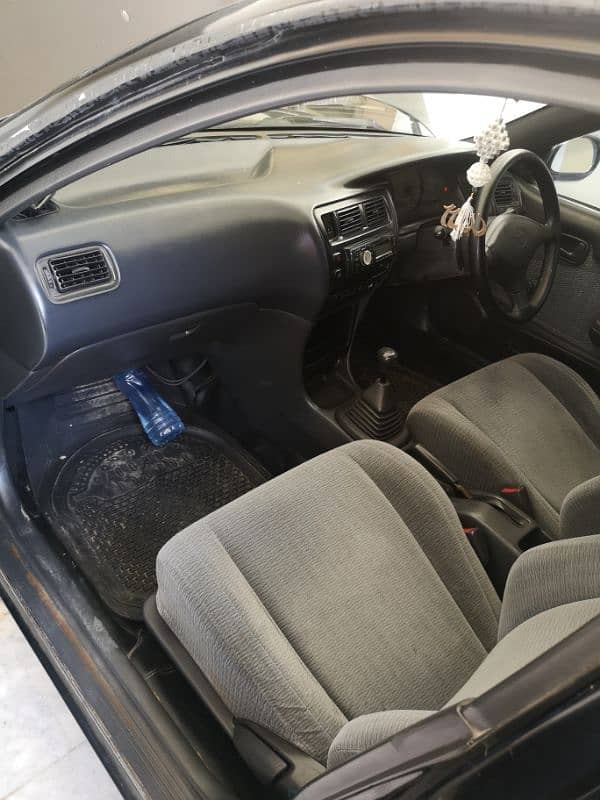 Toyota Corolla XE 2001 1