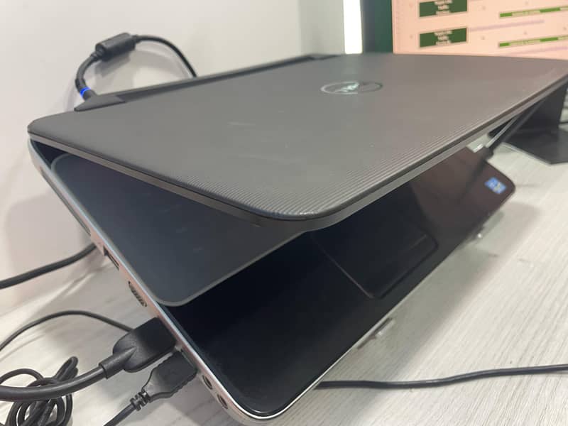 Dell Vostro 2520 | Core i3 | 8GB RAM | 119GB SSD | Windows 10 Pro 1